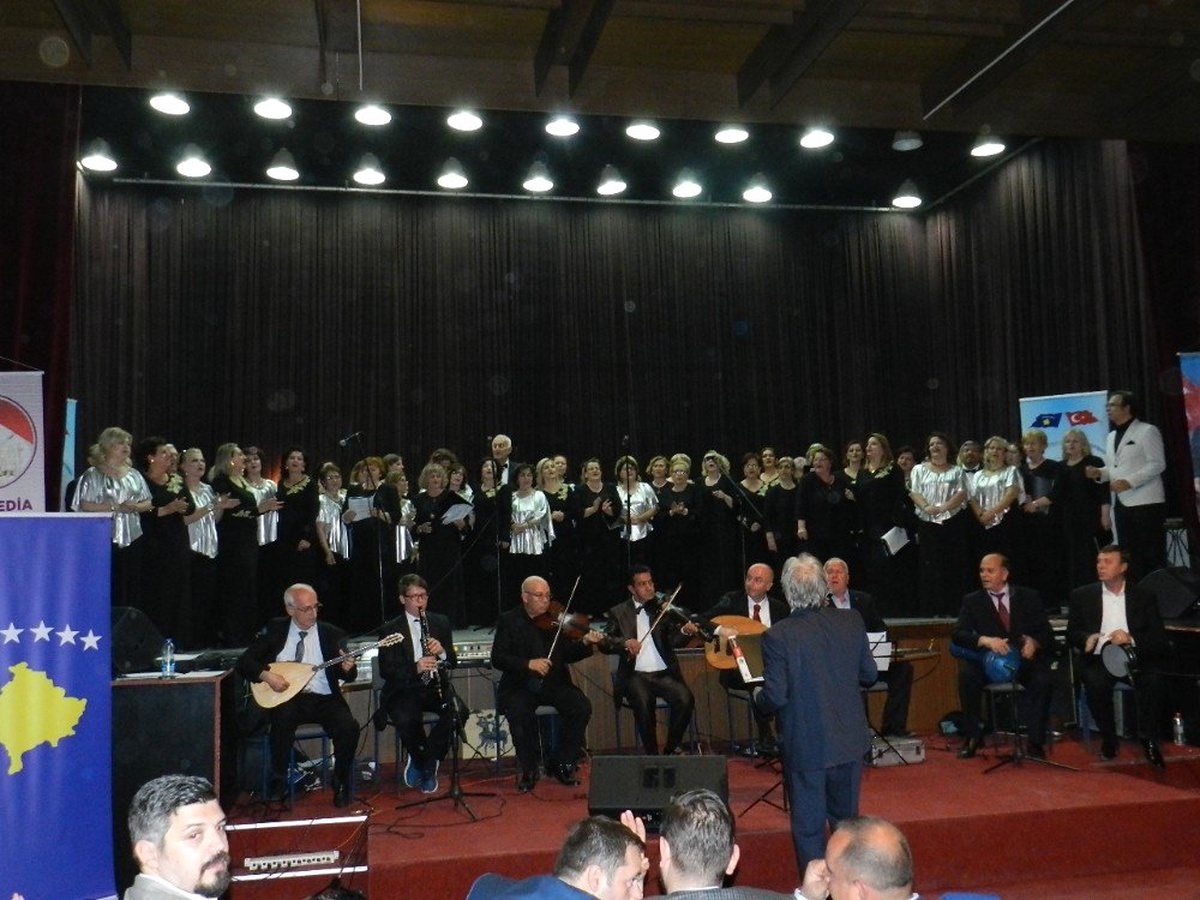 Kosova Türkleri 23 Nisan\'ı Coşkuyla Kutladı