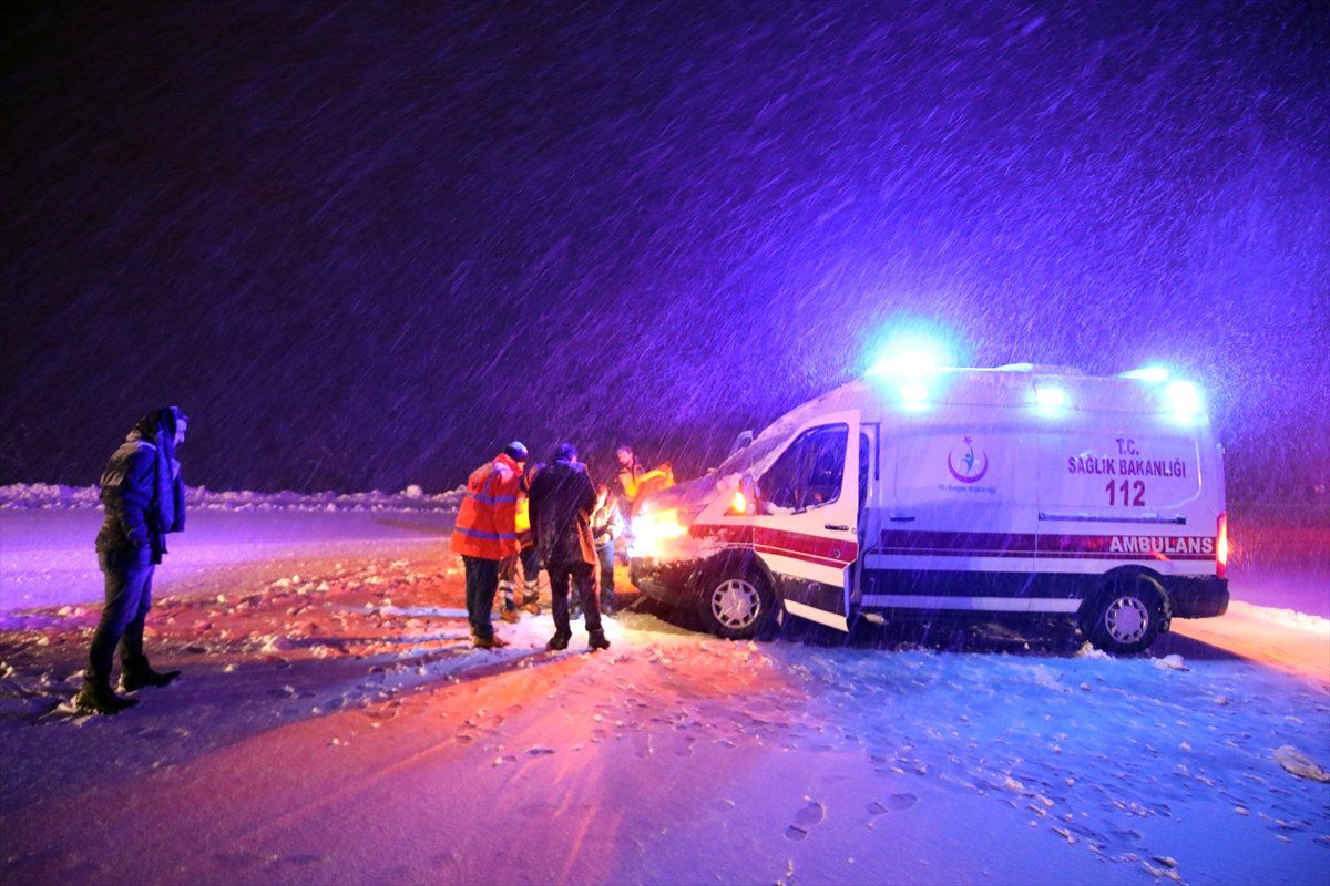 Malatya\'da Kar Yağışı Ulaşımı Aksattı