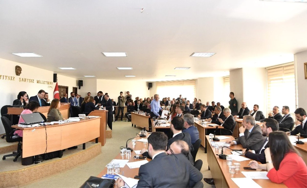 Maltepe Belediye Meclisi Yeni Üyeleriyle İlk Toplantısını Yaptı