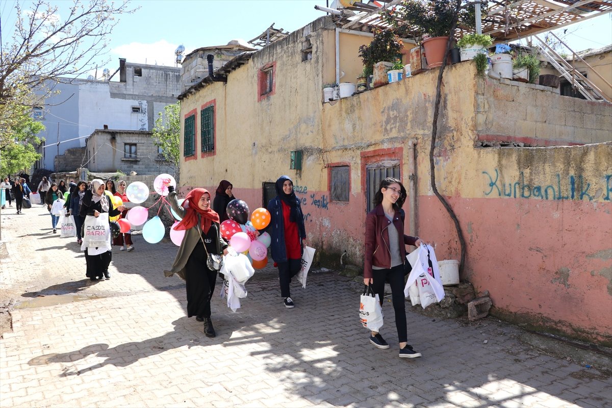 Minikler Hayallerindeki Kıyafetlere Kavuştu
