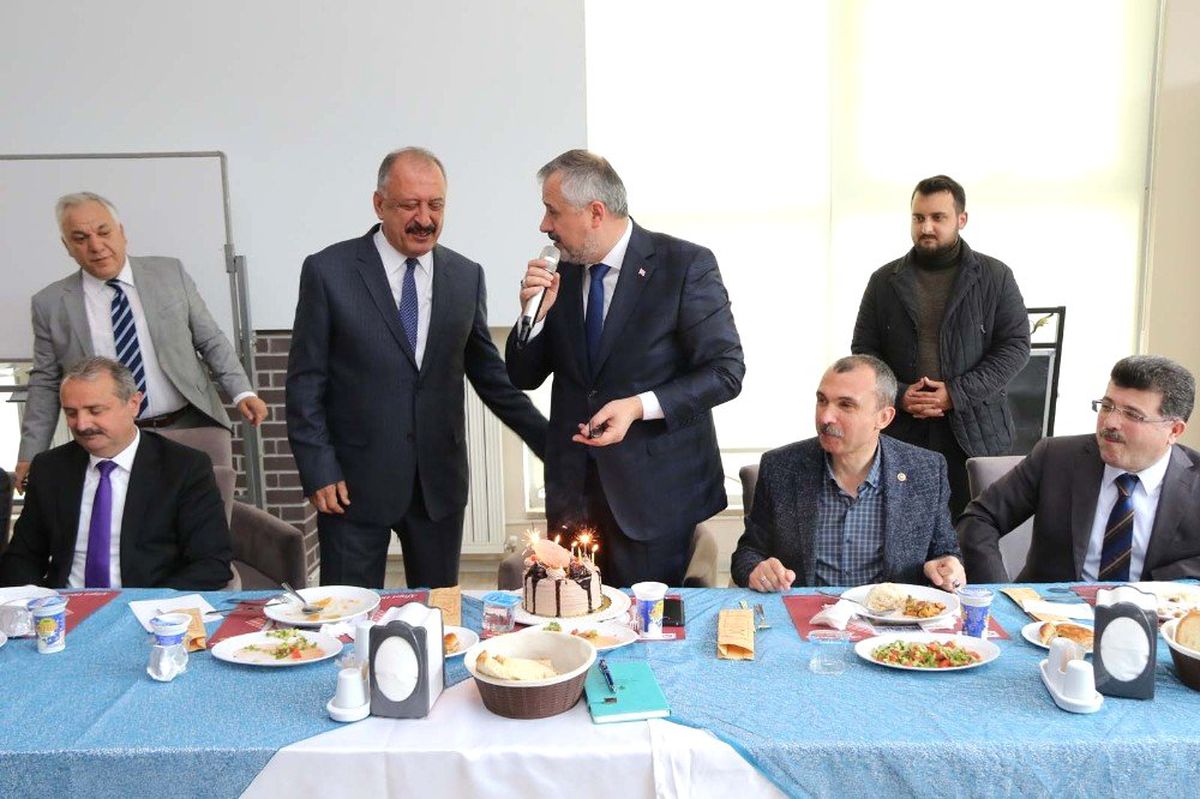 Muhtarlardan Başkan Kılıç\'a Sürpriz