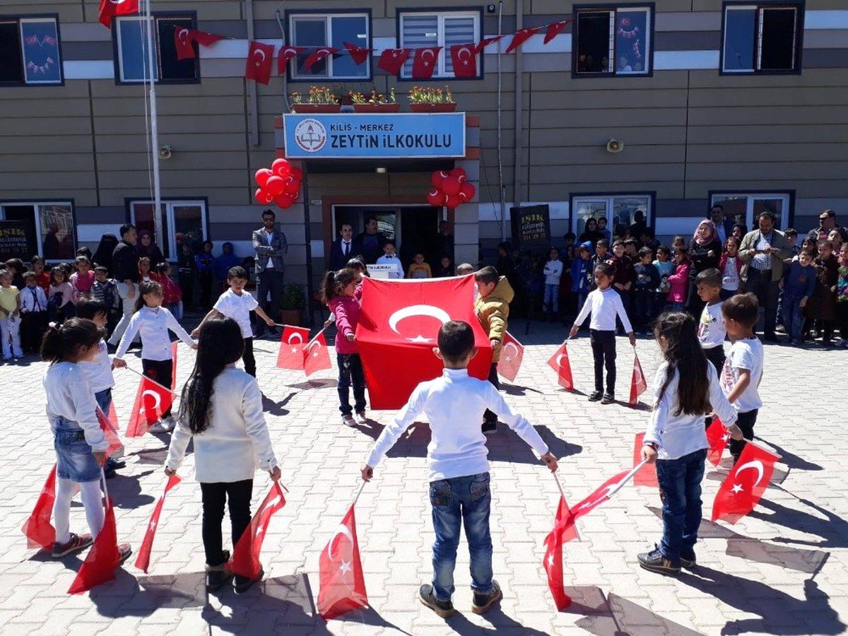 Öncüpınar\'da 23 Nisan Kutlaması