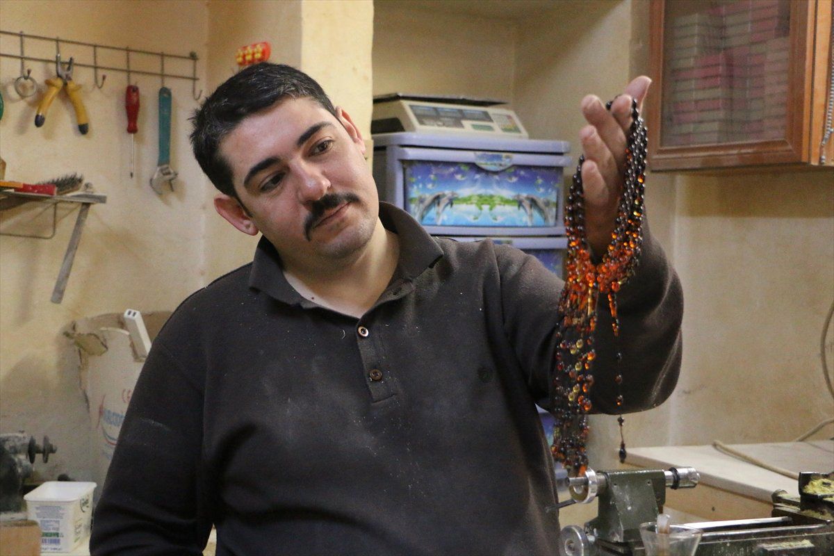 Osmanlı Usulü Çarkla Tespih Yapıyor