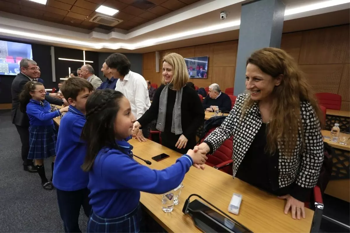 Paü Senatosunu Çocuklar Yönetti