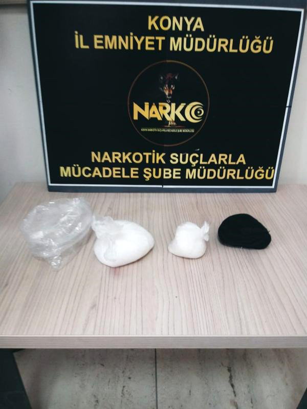 Polisin Durdurduğu Otomobilde Metamfetamin Ele Geçirildi