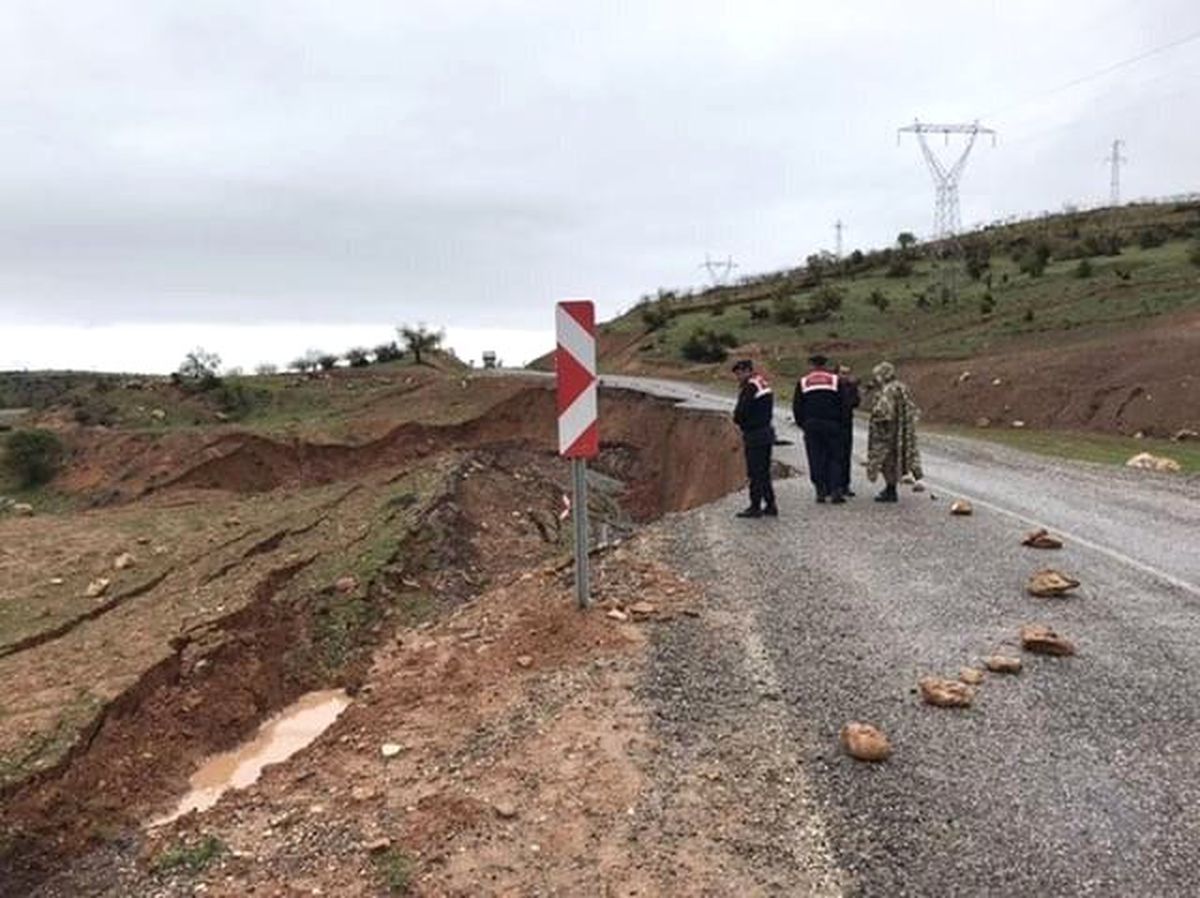 Siirt-Eruh Karayolunda Heyelan
