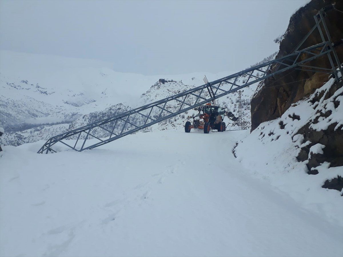 Siirt ve Şırnak\'ta Nisan Ayında Ulaşıma Kar Engeli