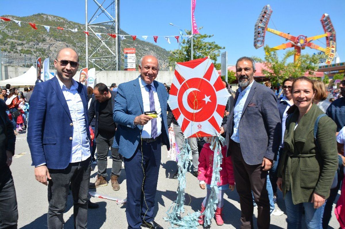 Söke Uçurtma Şenliğinde Çocuklar Doyasıya Eğlendi