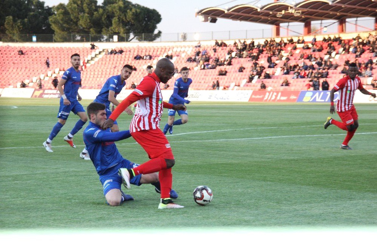 Spor Toto 1. Lig: Balıkesirspor Baltok: 6 - Kardemir Karabükspor: 0 (İlk Yarı Sonucu)