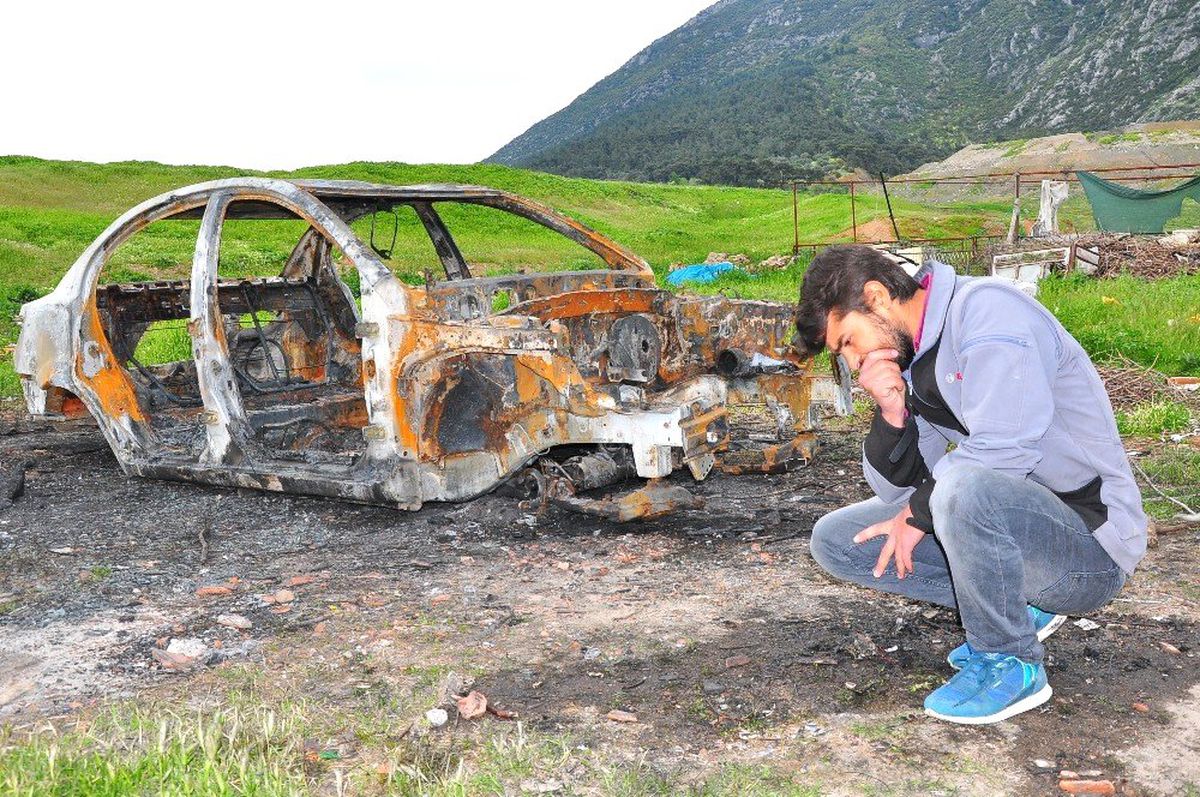 Suriyeli Gencin Otomobiliyle Birlikte Tüm Birikimi de Kül Oldu