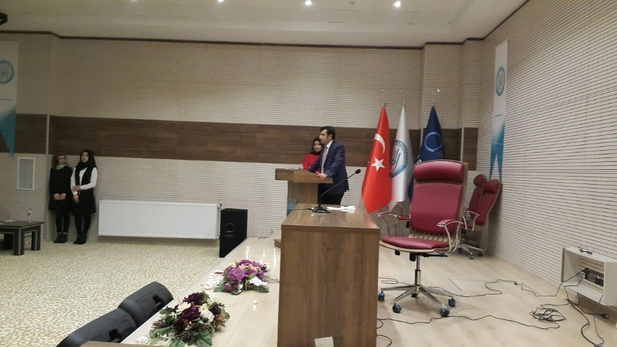 Türk Dili ve Edebiyatı Bölümü Öğrencilerinden Şiir Dinletisi