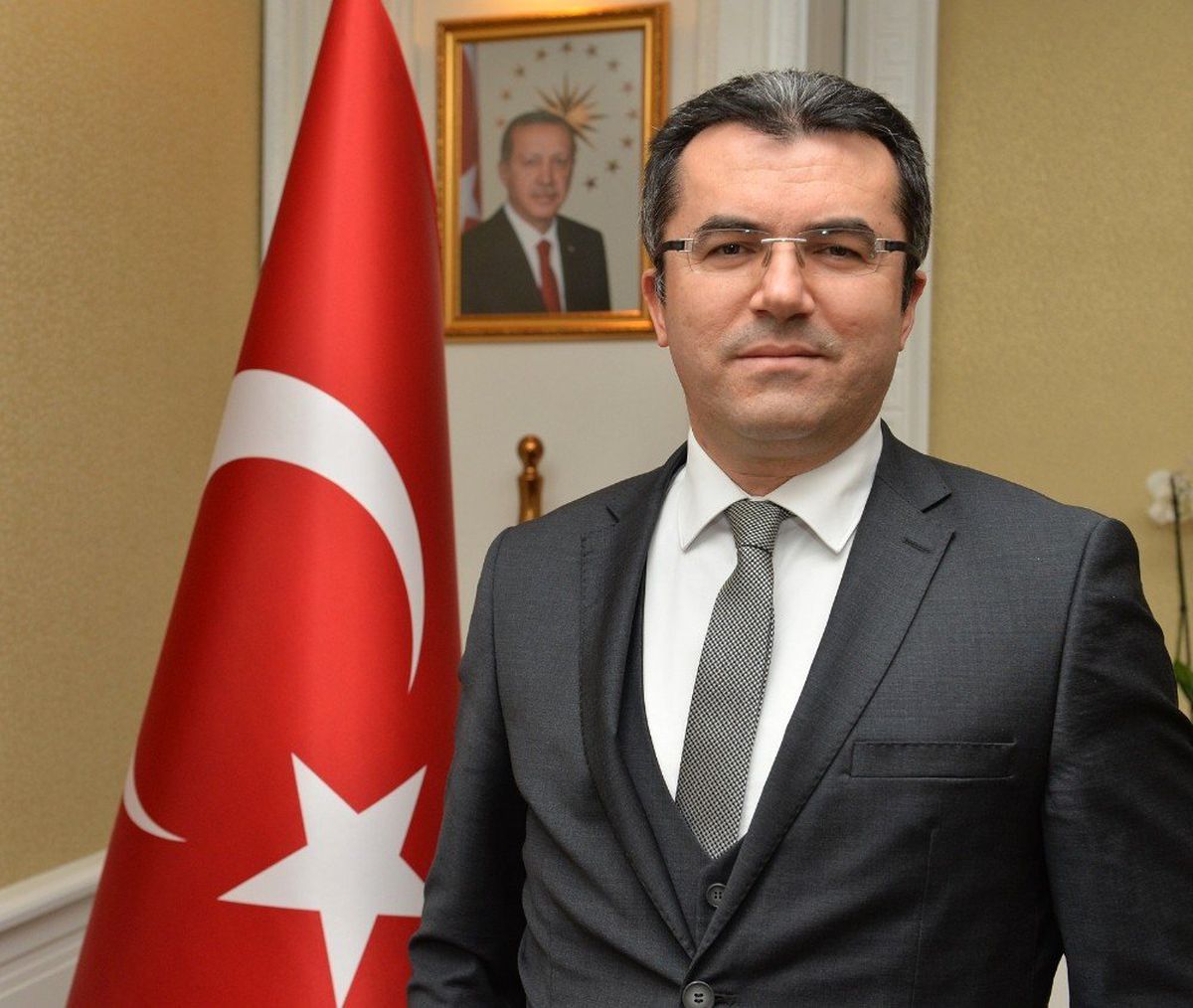 Vali Memiş\'ten 23 Nisan Mesajı
