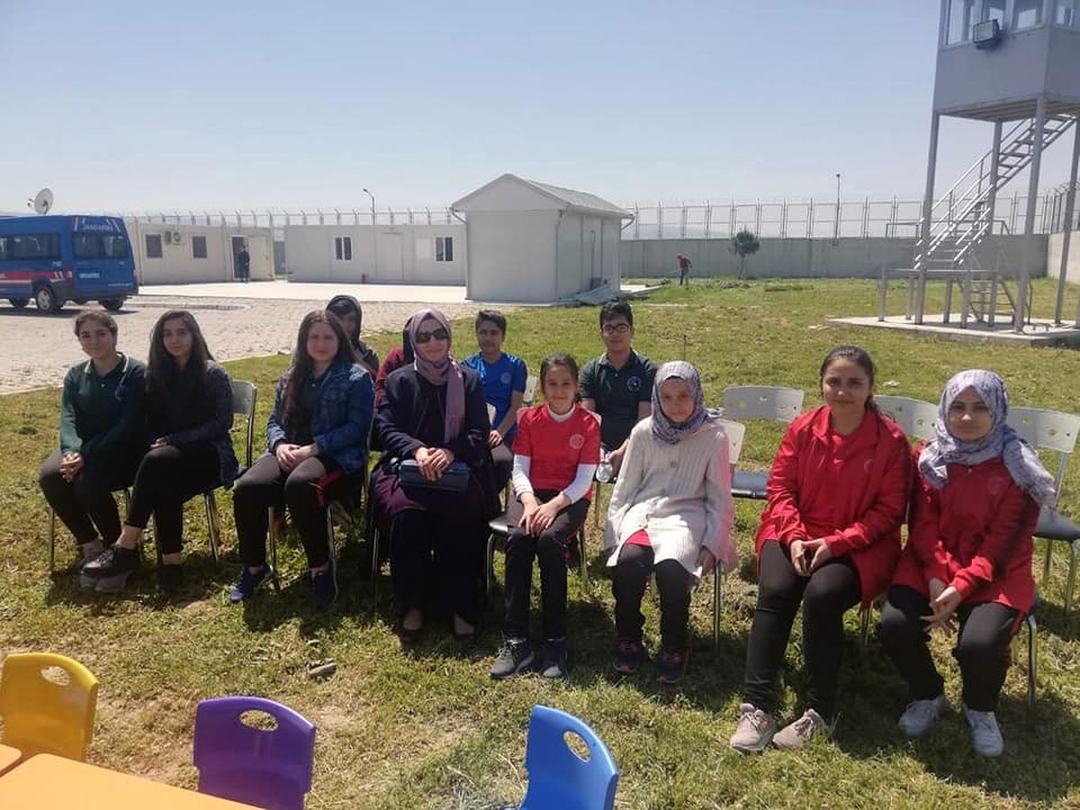 23 Nisan\'da Mülteci Kampındaki Çocuklar da Güldü