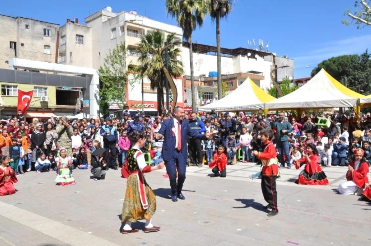 23 Nisan Gaziantep\'in Her Köşesinde Coşkuyla Kutlandı