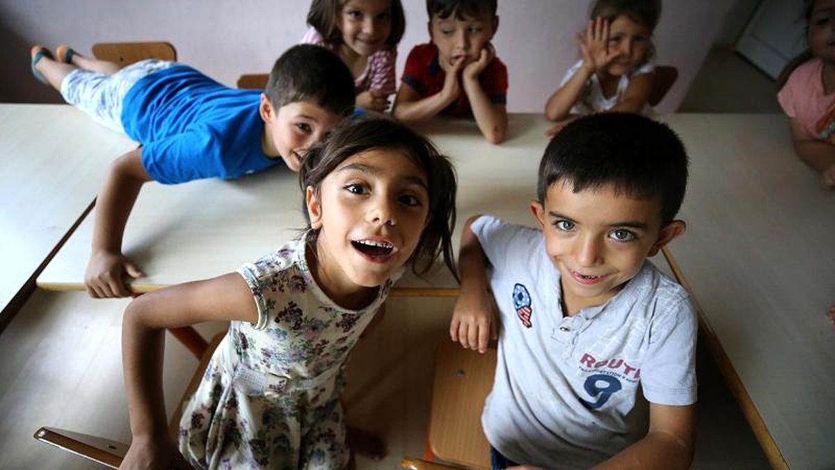 23 Nisan: Maddi Yoksunluk Pençesindeki Çocuklara da Bayram Mı?