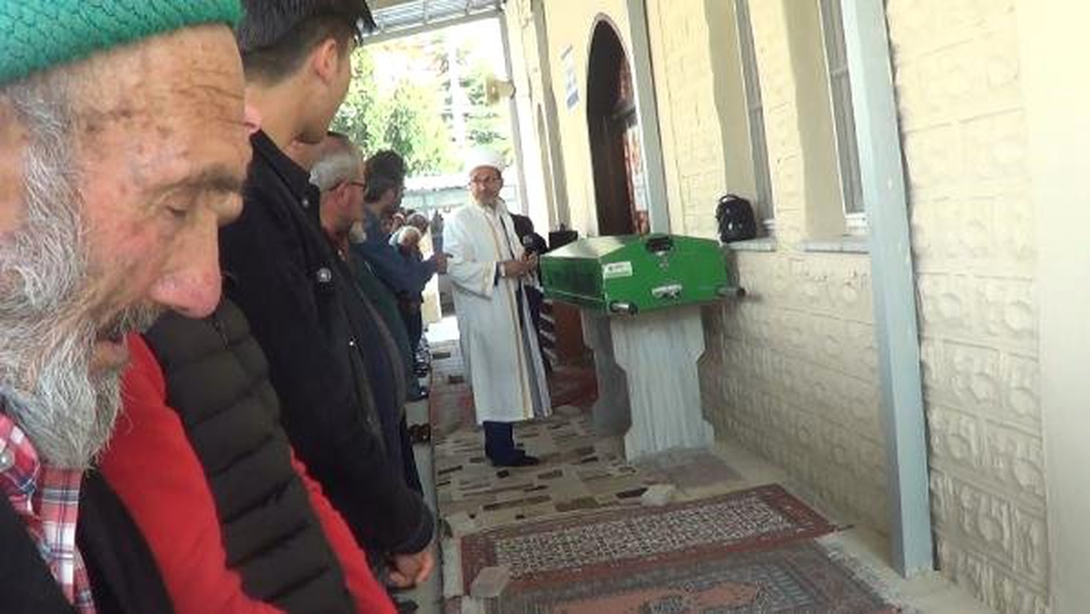 4 Aylık Hamile Eşini 2 Çocuğunun Gözleri Önünde Öldürüp, İntihar Etti (2)
