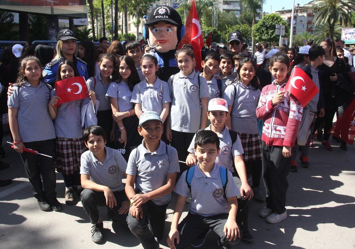 Adana\'da 23 Nisan Ulusal Egemenlik ve Çocuk Bayramı Coşkusu