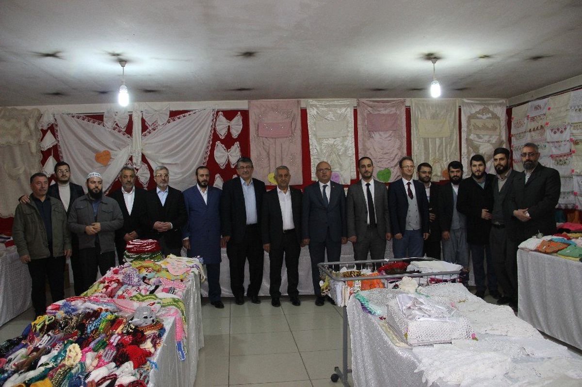 Afyonkarahisar\'da Öğrenciler İçin Kermes Açıldı