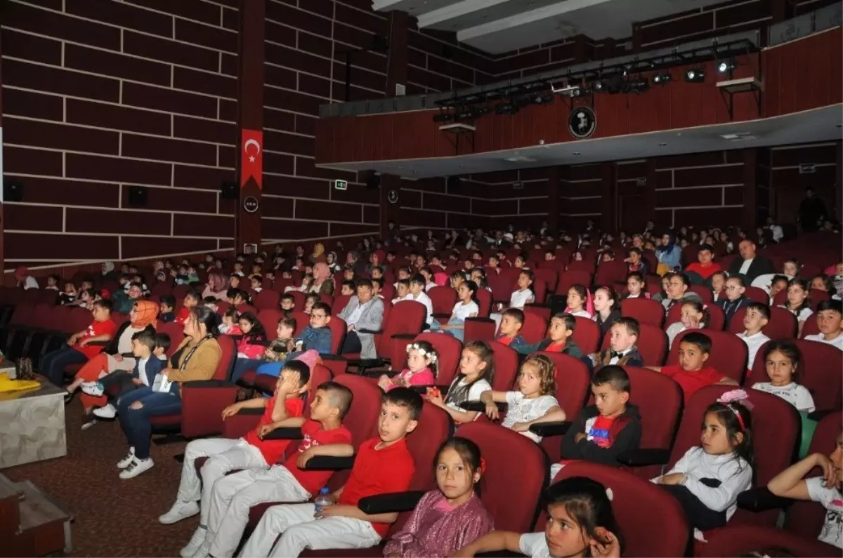 Akşehir Belediyesinden Çocuklara 23 Nisan Sürprizi