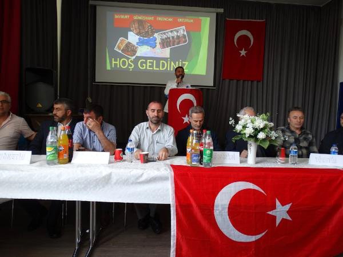 Almanya\'daki Türkler \'Büyük Gönül Birliği\'ni Kurdu