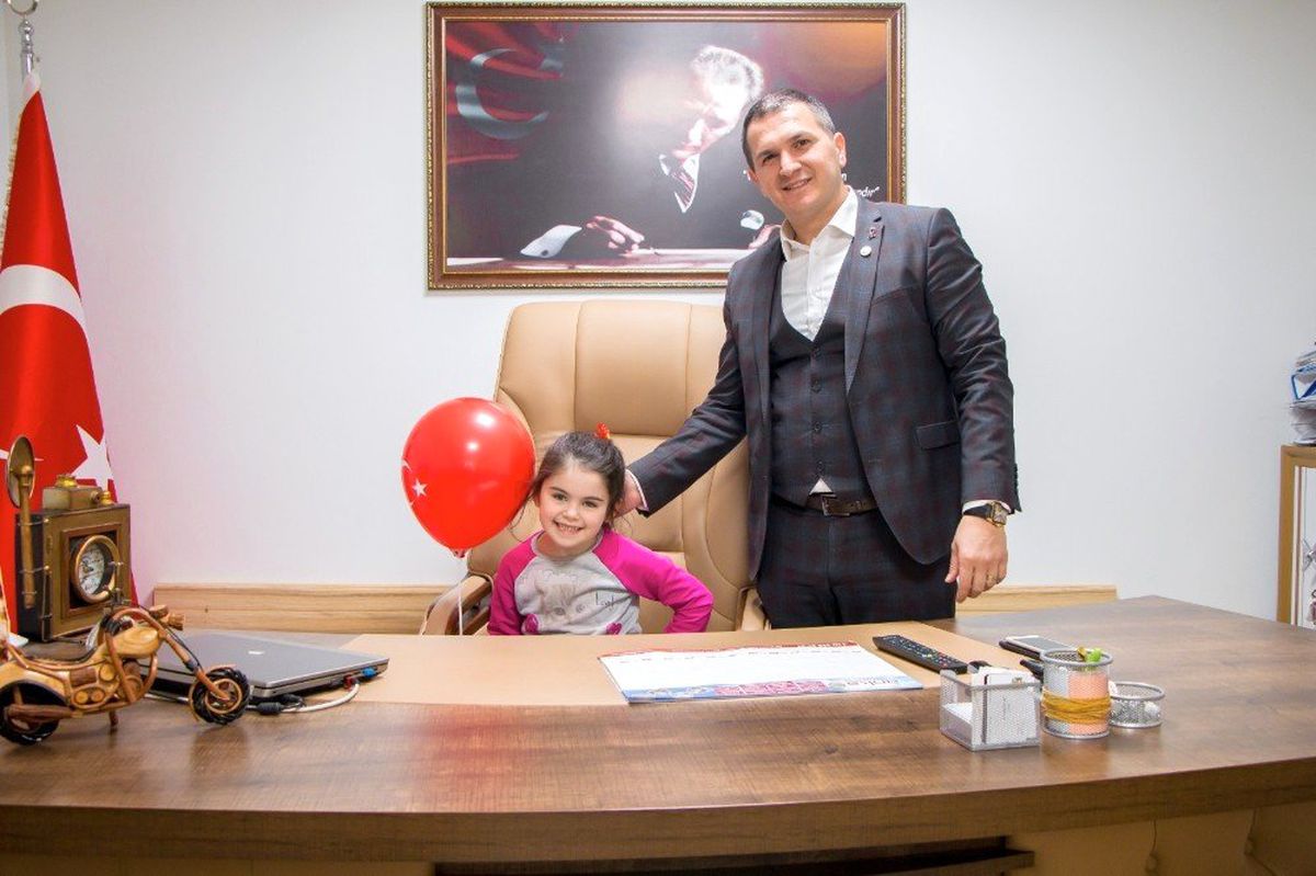 Anka\'da 23 Nisan Coşkusu