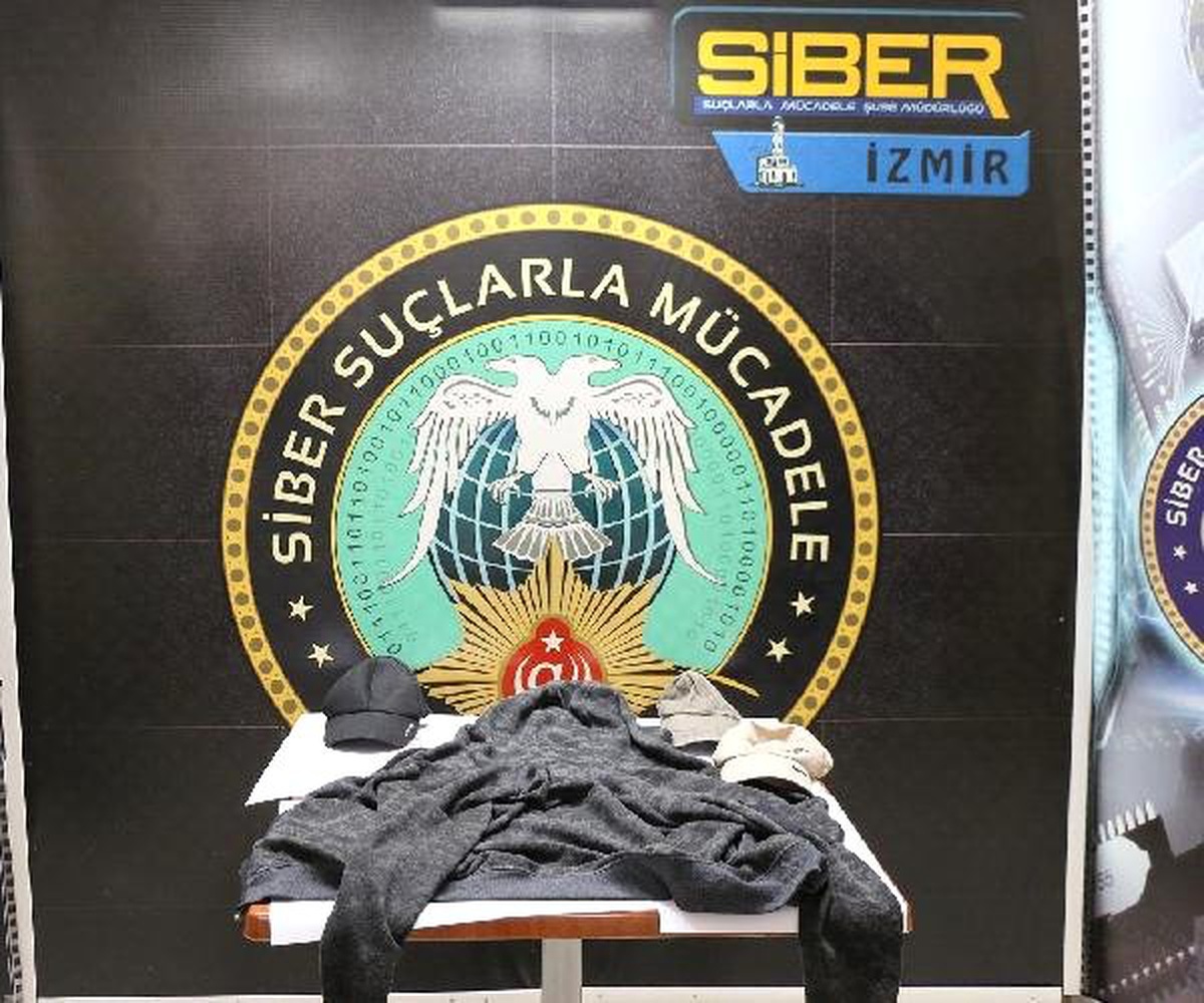 Atm\'ye Kopyalama Düzeneği Yerleştiren 3 Kişi Yakalandı