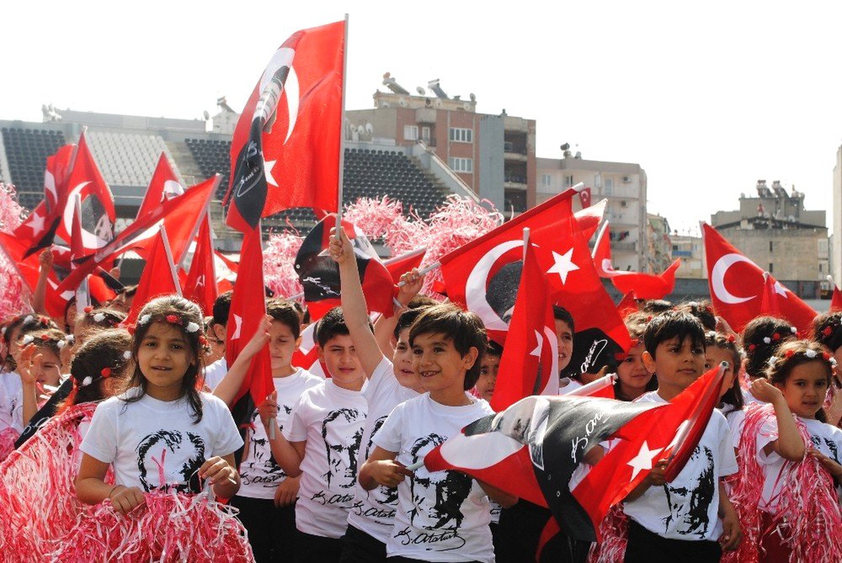 Aydınlı Minikler 23 Nisan Coşkusunu Doyasıya Yaşadı