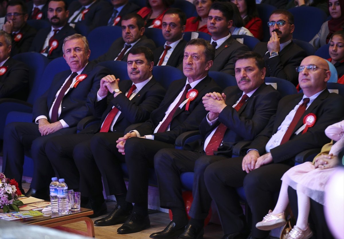 Bakan Selçuk, "23 Nisan" Etkinliklerine Katıldı