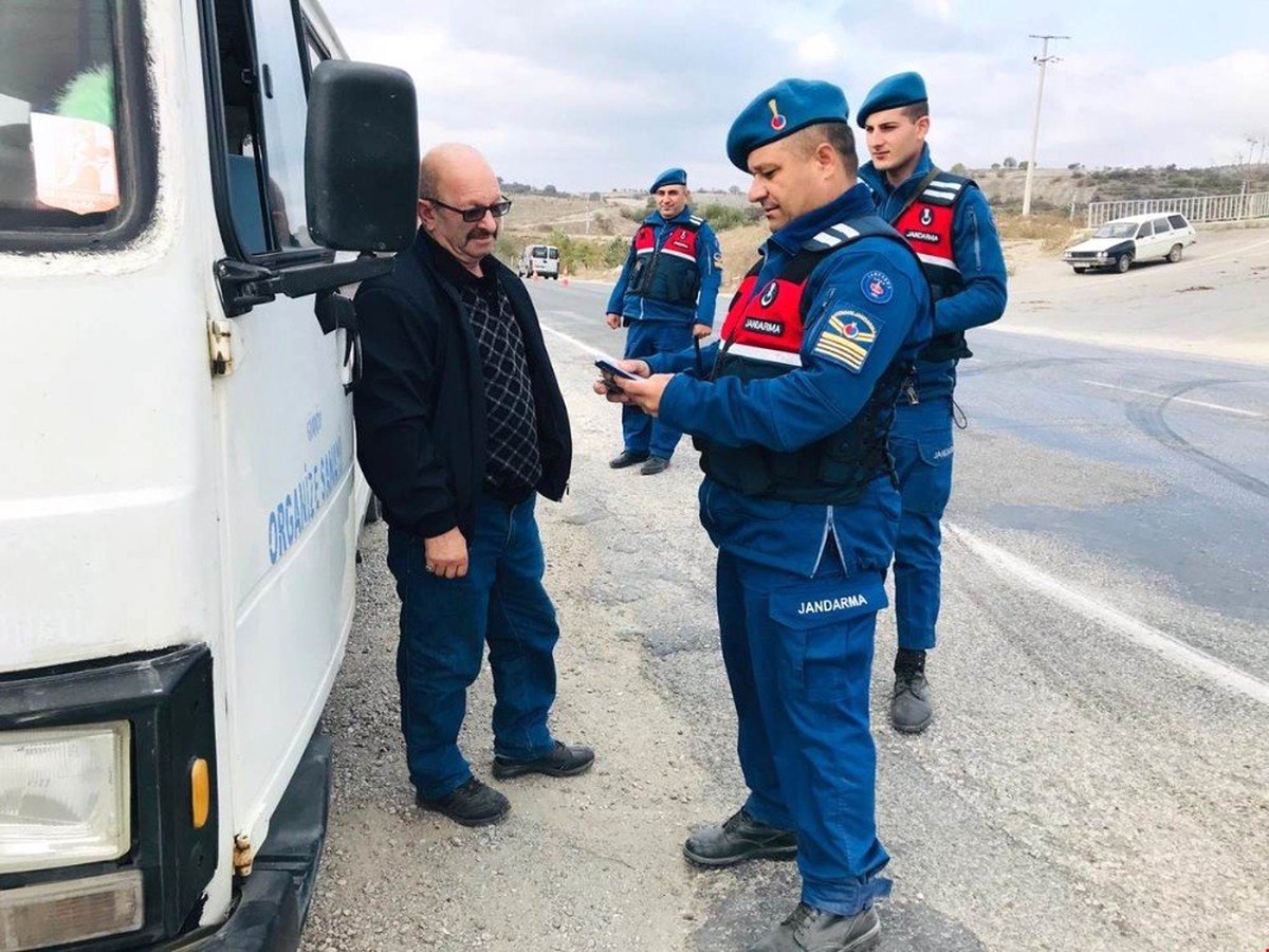 Balıkesir\'de Polis ve Jandarmadan \'Huzurlu Sokaklar\' Operasyonu