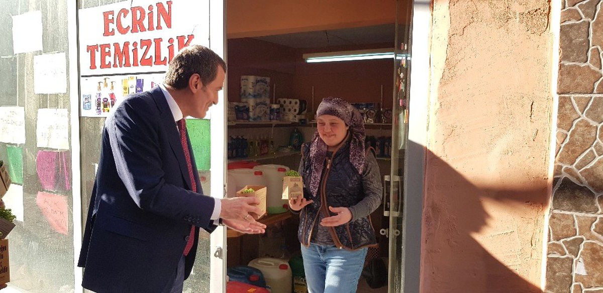 Başkan Arısoy, "Hem Baharı Fesleğen ile Karşılıyoruz Hem de Vatandaşlara Teşekkür Ediyoruz"