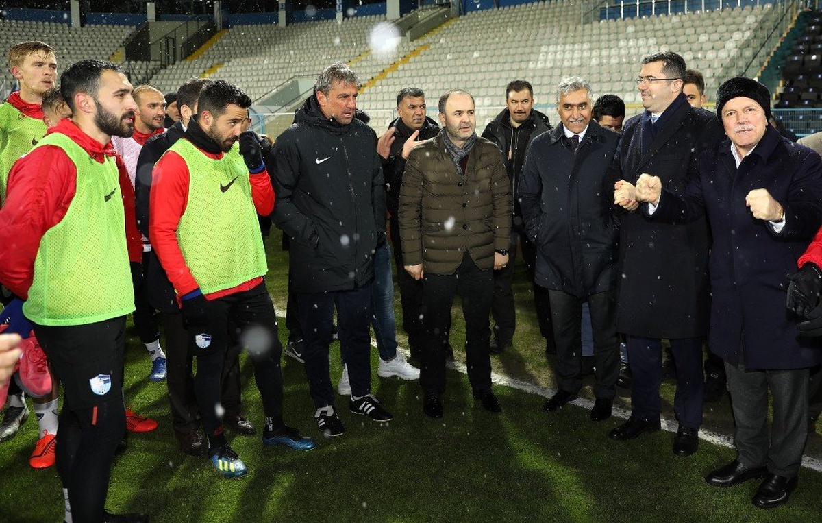 Başkan Sekmen Erzurumspor\'u Motive Ediyor