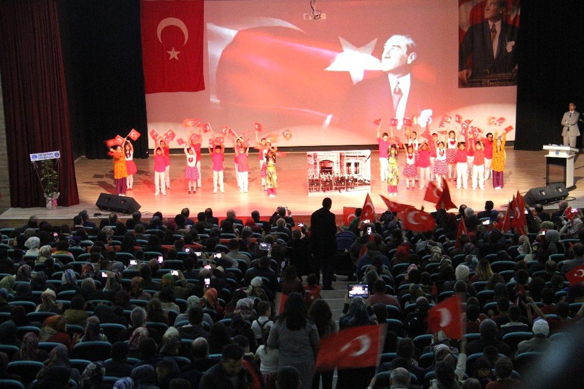 Beyşehir\'de 23 Nisan Coşkusu