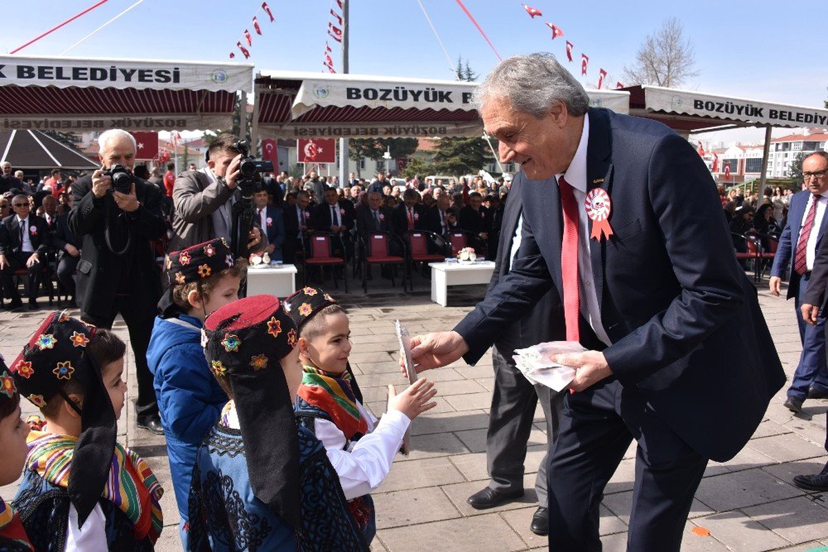 Bozüyük\'te 23 Nisan Ulusal Egemenlik ve Çocuk Bayramı Coşkuyla Kutlandı