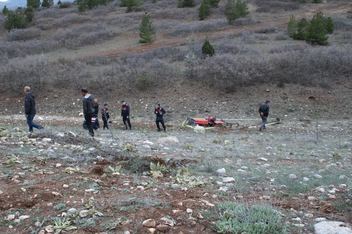 Burdur\'da Devrilen Traktörün Sürücüsü Öldü