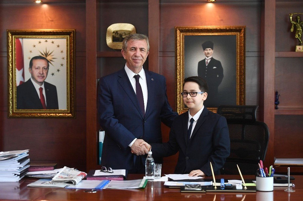 Büyükşehirde 23 Nisan\'da Koltuk Değişimi