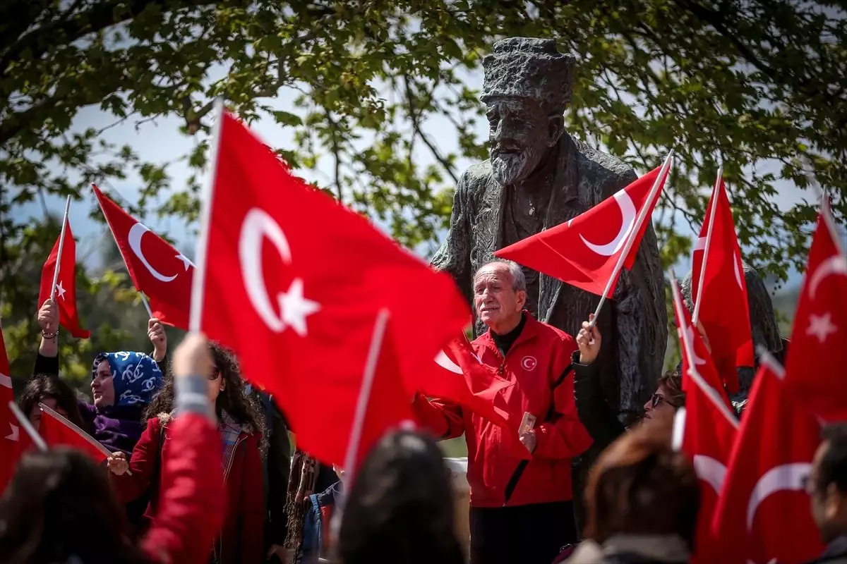 Çanakkale Savaşı\'nı Yaşar Gibi Gözyaşlarıyla Anlatıyordu"