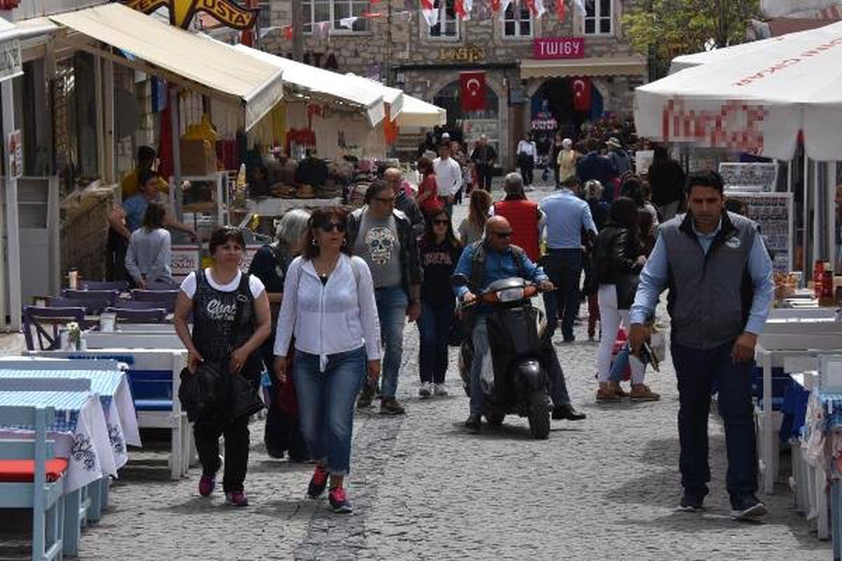 Çeşme\'ye 23 Nisan Akını