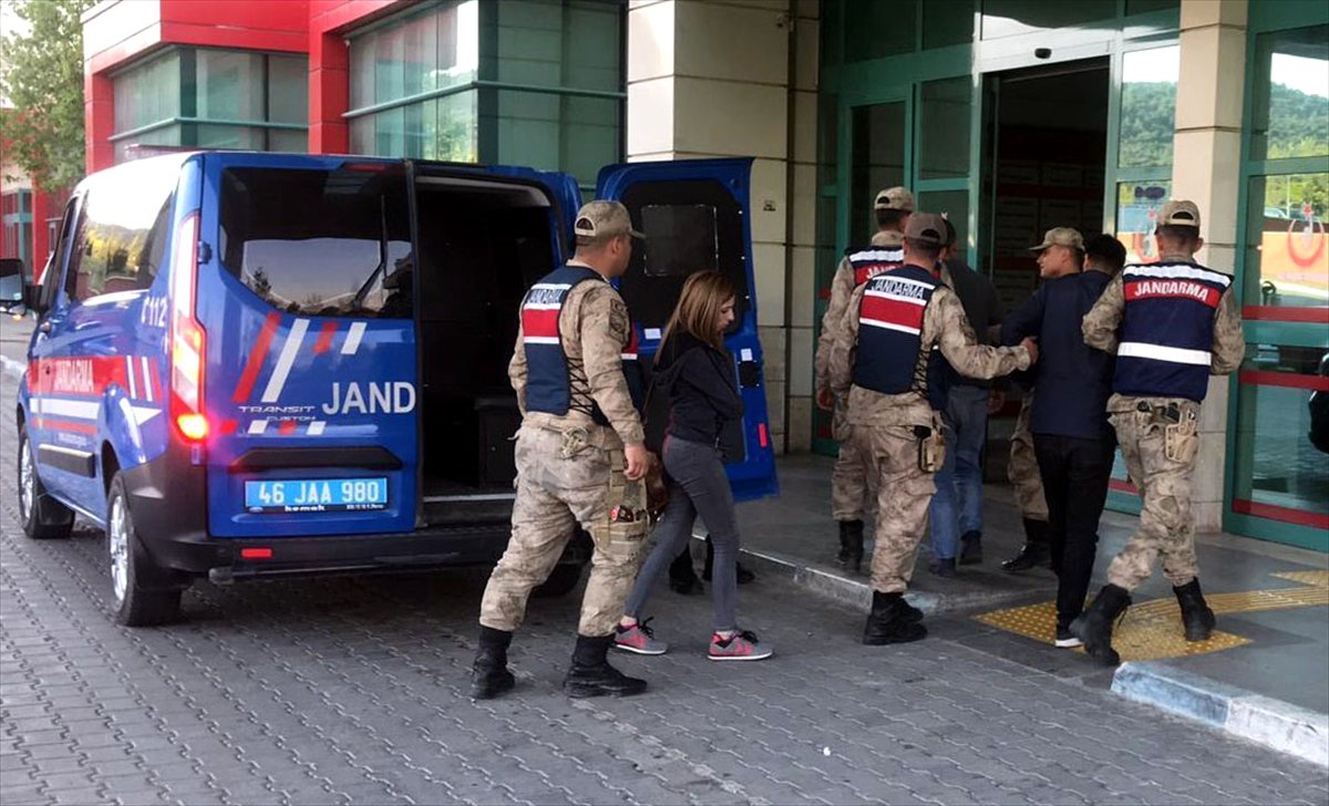 Cezaevi Otoparkına Uyuşturucu Saklayan 3 Kişi Yakalandı
