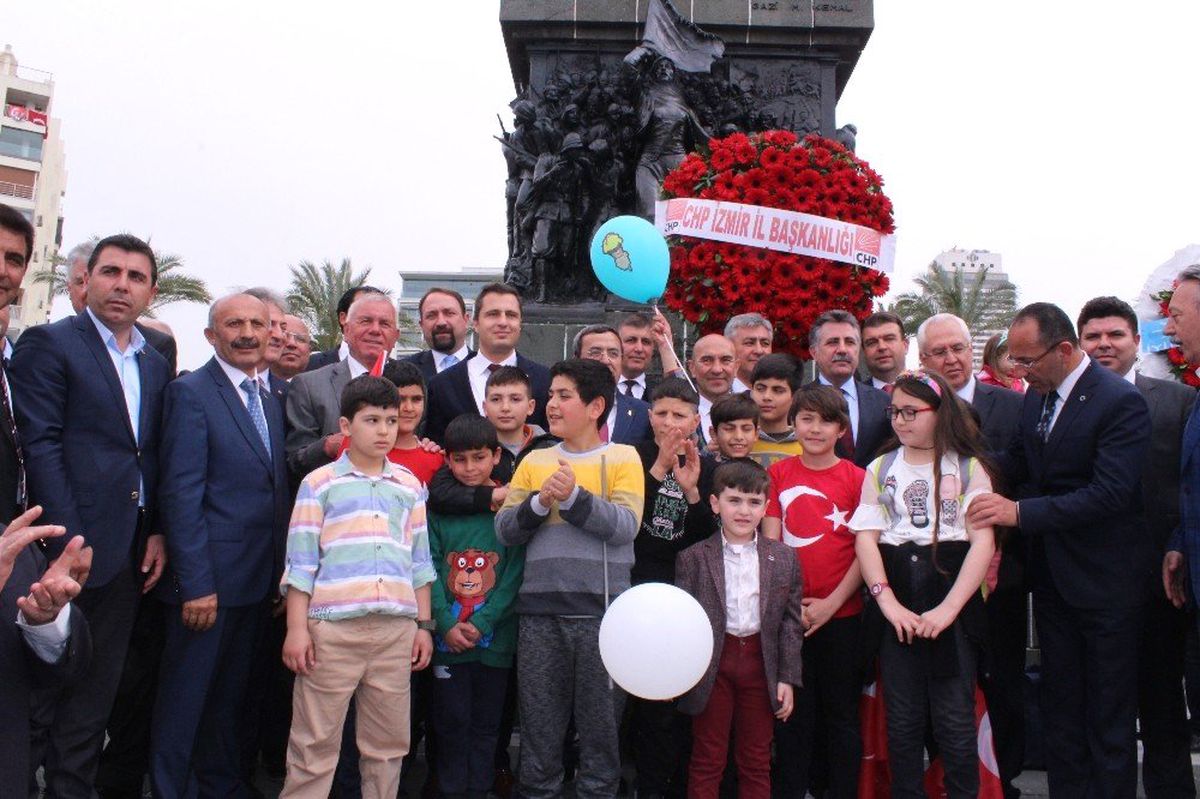 CHP İzmir\'den 23 Nisan Kutlaması