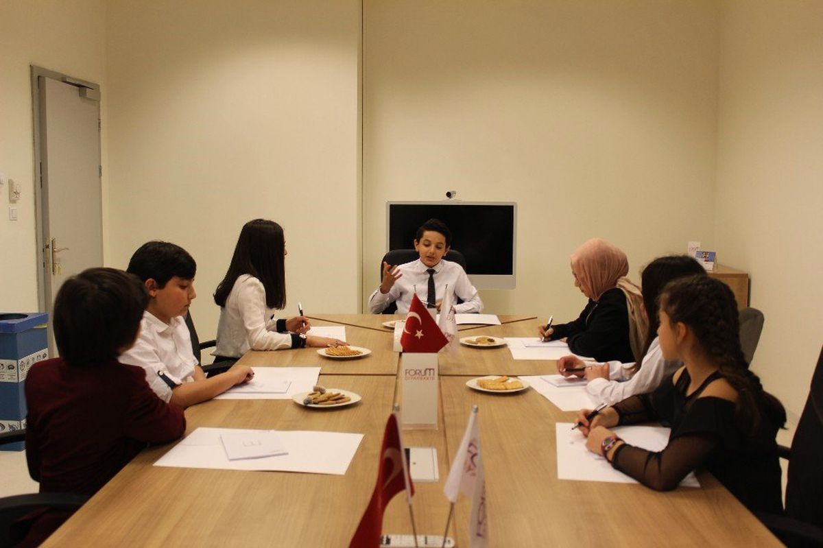 Diyarbakır\'da 23 Nisan\'da Avm Yönetimi Çocuklara Geçti
