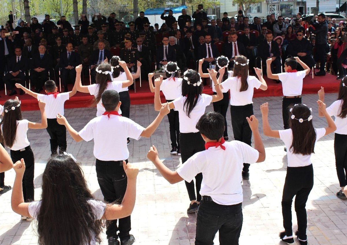 Elazığ\'da 23 Nisan Coşkusu