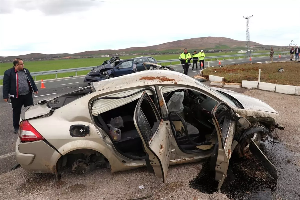 Elazığ\'da Trafik Kazası: 5 Yaralı