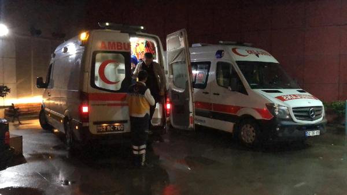 Elektik Panosunda Patlama; 9 Kişi Hastanelik Oldu