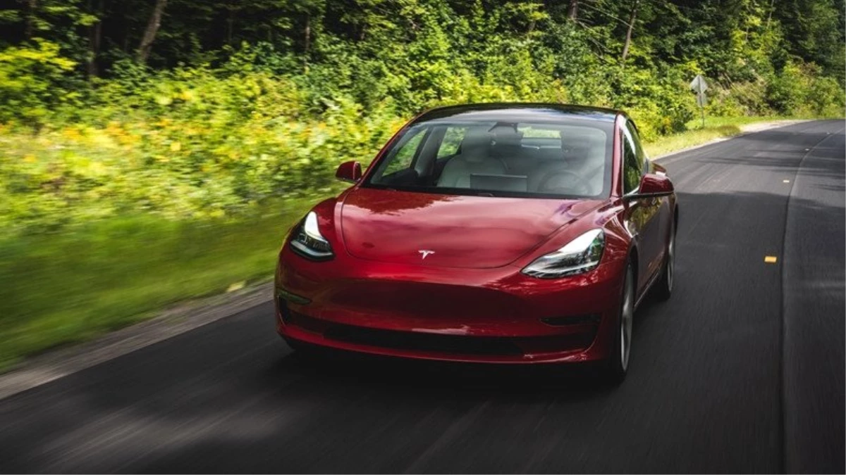 Elon Musk: Gelecek Yıl 1 Milyon Tesla Robot-Taksi Yollarda Olacak