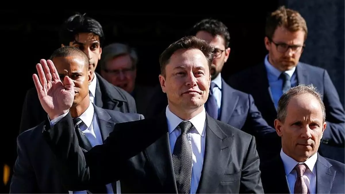 Elon Musk\'tan 2020 Tahmini: Tesla Robot Taksileriyle Uber ve Lyft\'e Rakip Olacak