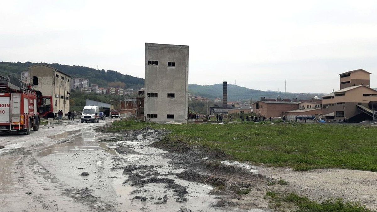 Fabrikada Göçük, 1 İşçi Hayatını Kaybetti