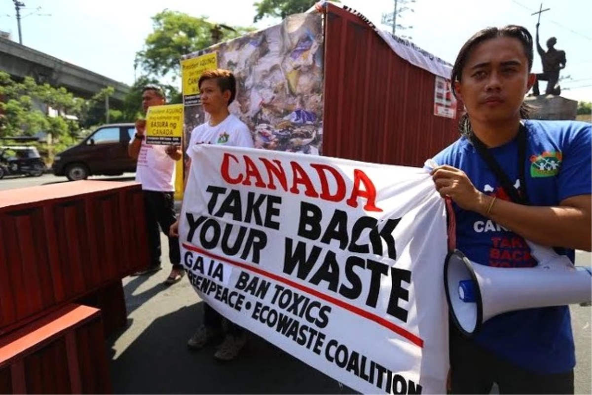 Filipinler\'den Kanada\'ya Çöp Yüzünden Savaş Tehdidi