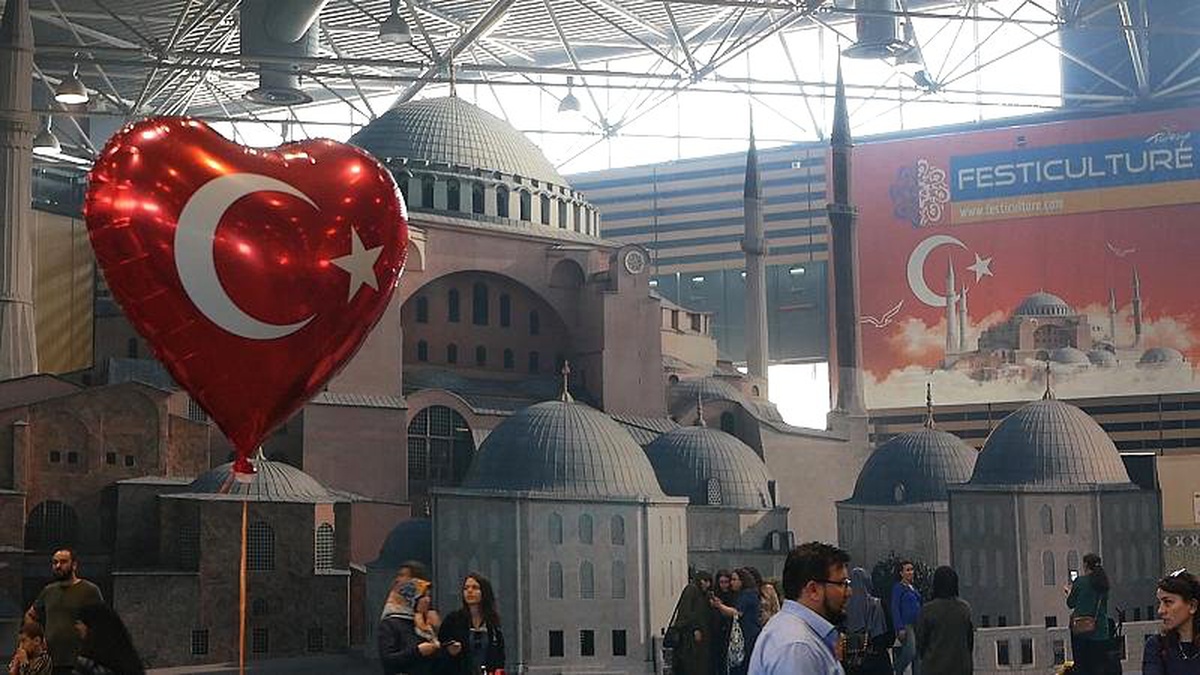 Fransa\'da Türk Kültürü Festivali: Kuzey Afrikalı Göçmenlerden Türk Sanatçılara Yoğun İlgi