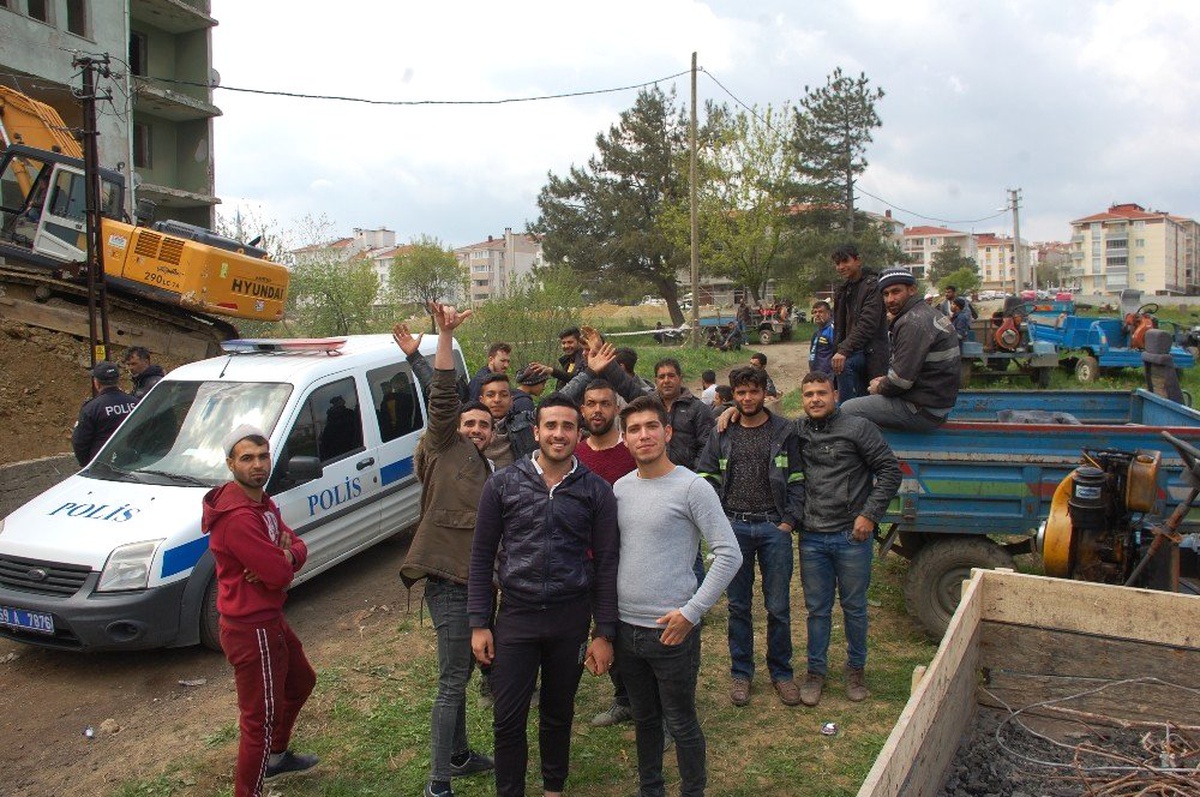 Geçim Derdine Düşen Romanlar: "Hırsızlıkla İşimiz Olmaz, Hepimiz Ekmek Parası İçin Buradayız"