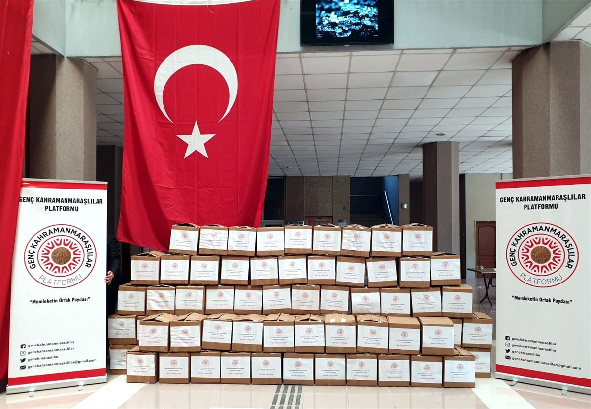 Gençlerden Kahramanmaraşlı Kardeşlerine Kırtasiye Yardımı